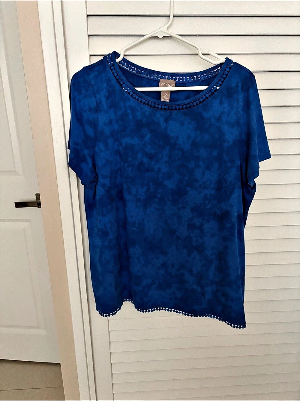 Chico's Blue Abstract Short Sleeve Top Size 2 Like New